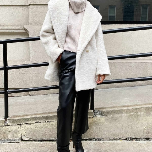 Elegant White Women's Coat - Picture 2 of 4